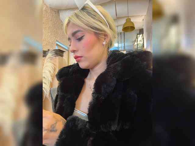 lucygirl- lucygirl-