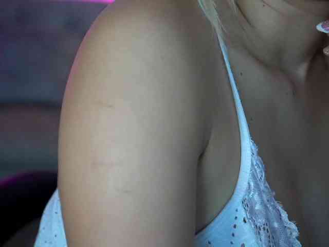 LucyRouse webcam