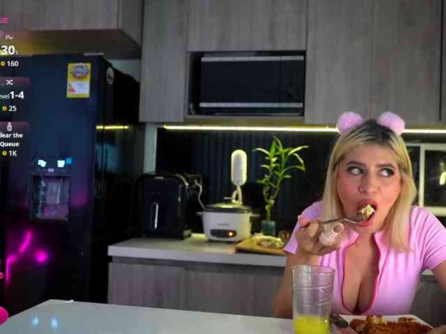 LucyRouse webcam