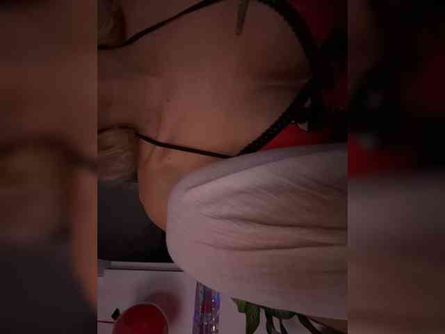 LucyRouse webcam