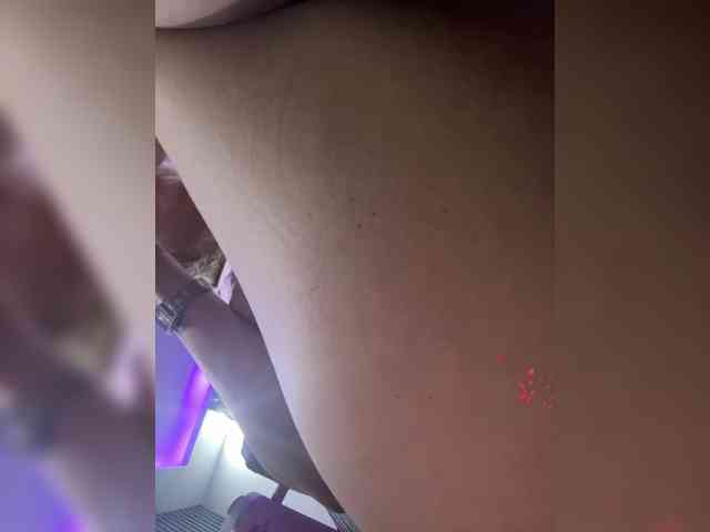 LucyRouse webcam