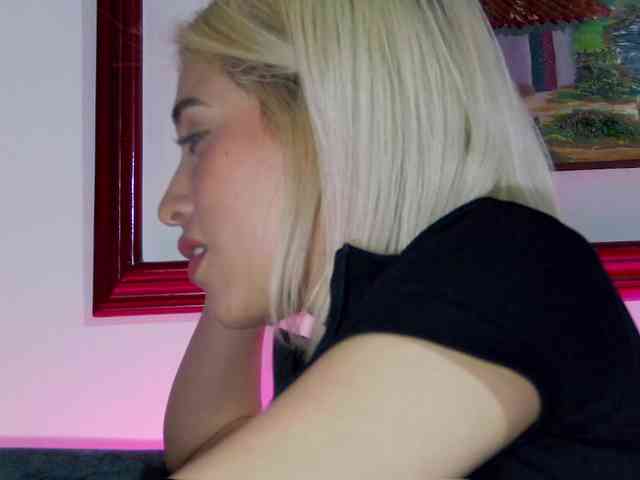 LucyRouse webcam