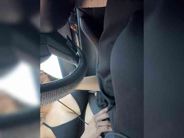 LucyRouse webcam