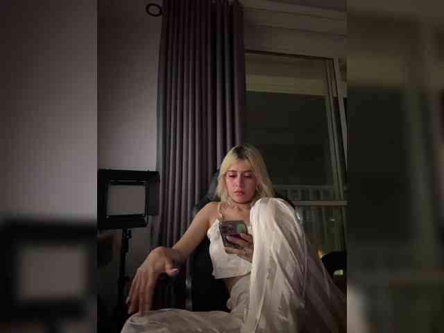 LucyRouse webcam