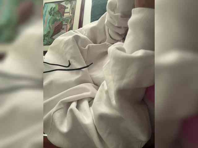 LucyRouse webcam