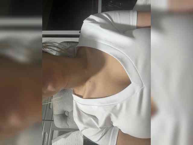 LucyRouse webcam