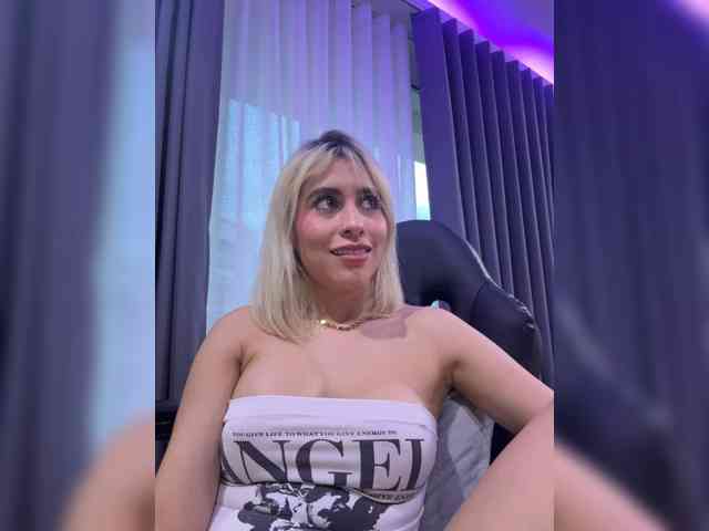 LucyRouse webcam