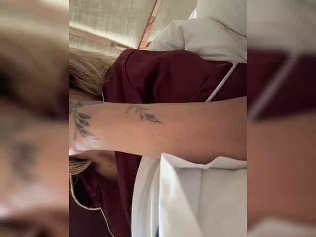 LucyRouse webcam