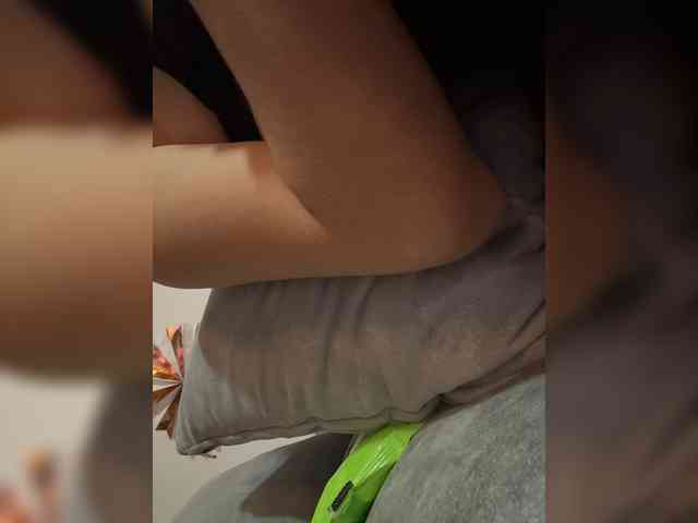 LucyRouse webcam