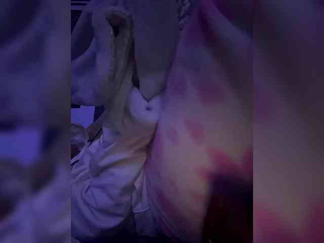LucyRouse webcam