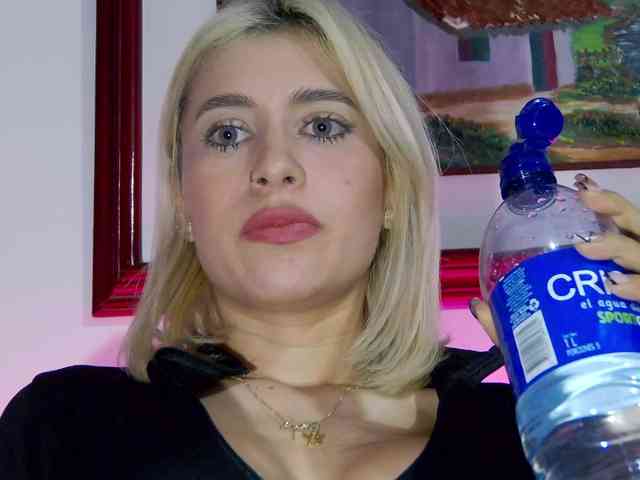 LucyRouse webcam