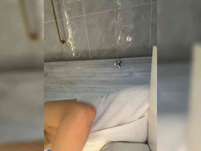 LucyRouse webcam