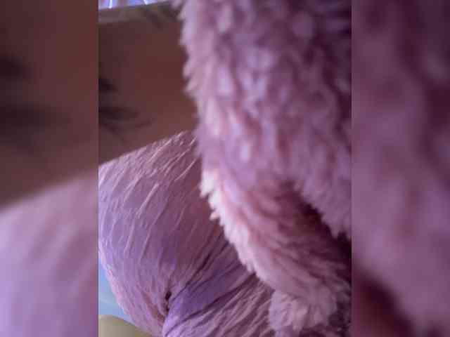 LucyRouse webcam