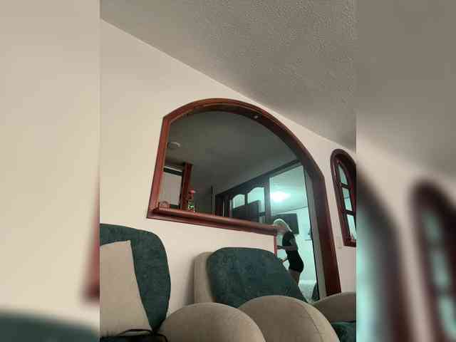 LucyRouse webcam