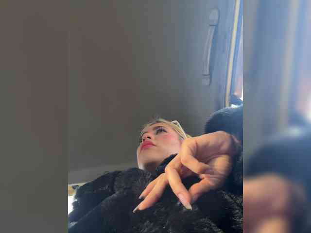 LucyRouse webcam