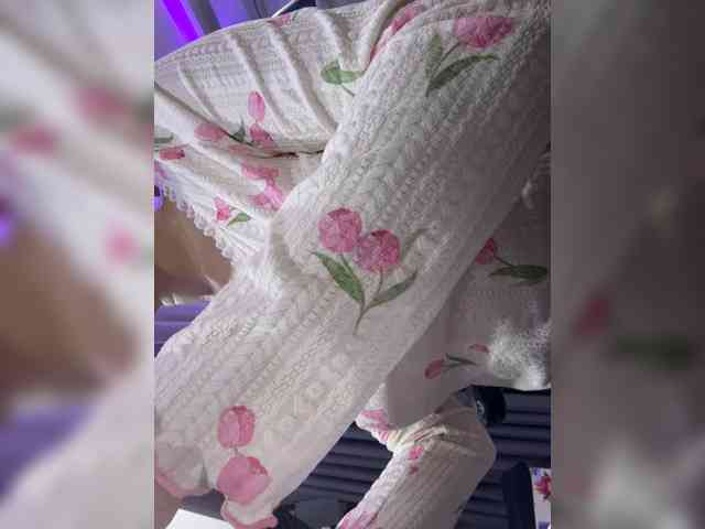 LucyRouse webcam