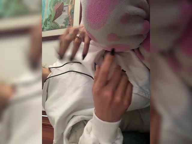 LucyRouse webcam
