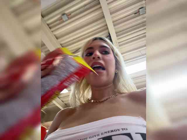 LucyRouse webcam