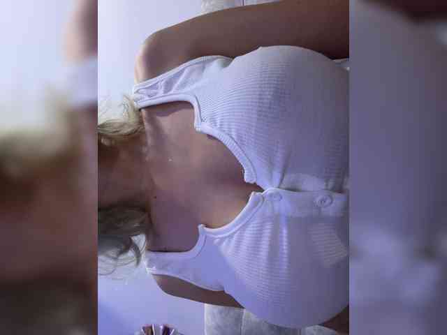 LucyRouse webcam