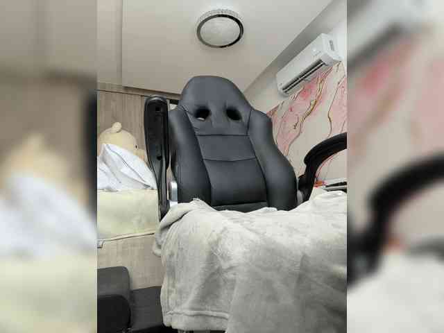LucyRouse webcam