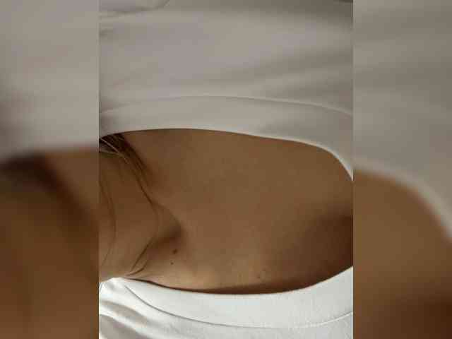 LucyRouse webcam