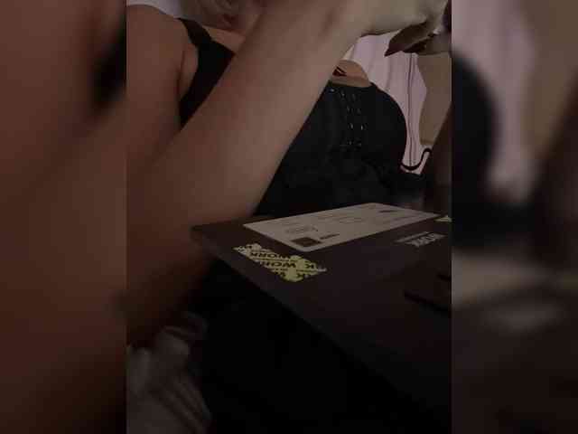 LucyRouse webcam