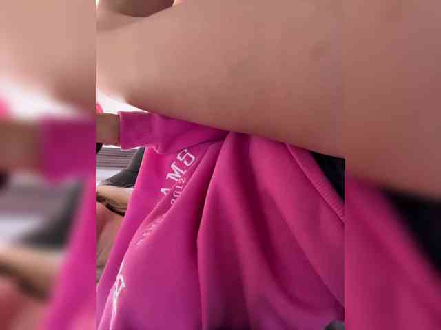 LucyRouse webcam
