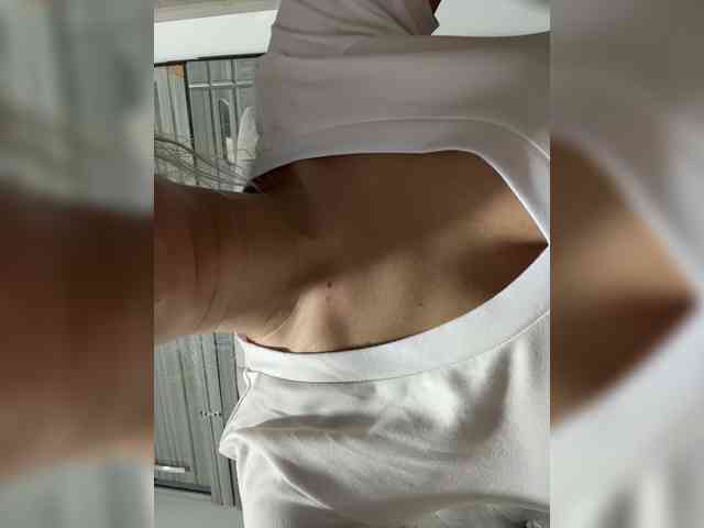 LucyRouse webcam