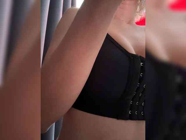 LucyRouse webcam