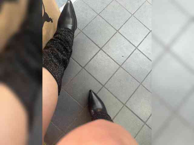 LucyRouse webcam