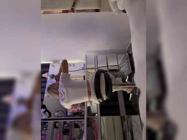 LucyRouse webcam