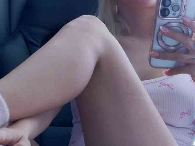 LucyRouse webcam