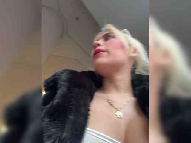 LucyRouse webcam