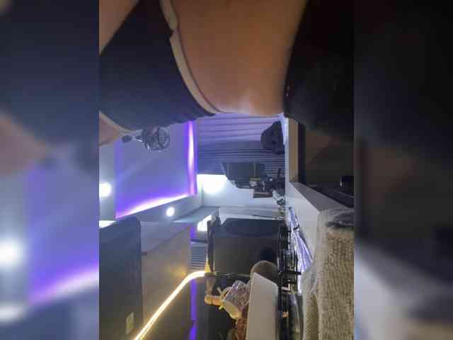 LucyRouse webcam