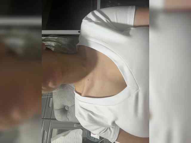 LucyRouse webcam