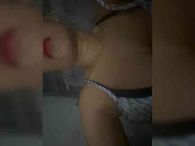 LucyRouse webcam
