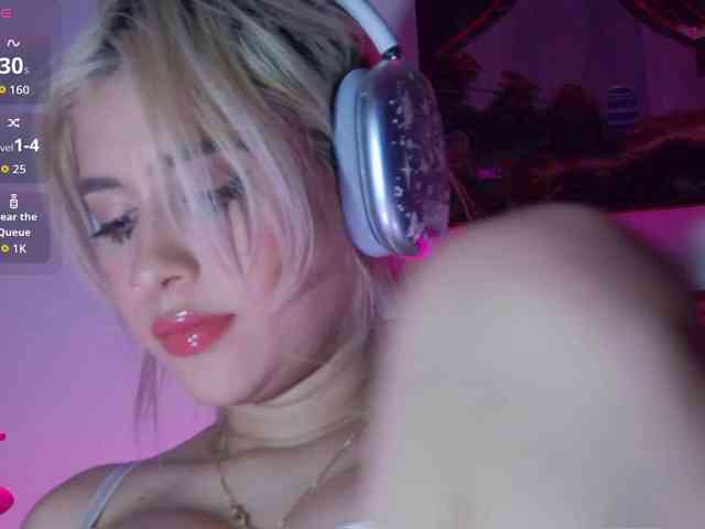LucyRouse webcam