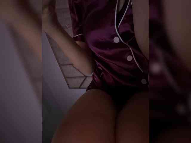 LucyRouse webcam