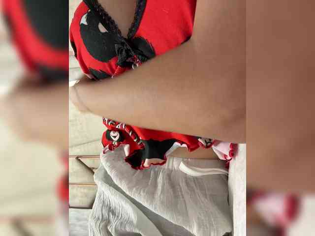 LucyRouse webcam
