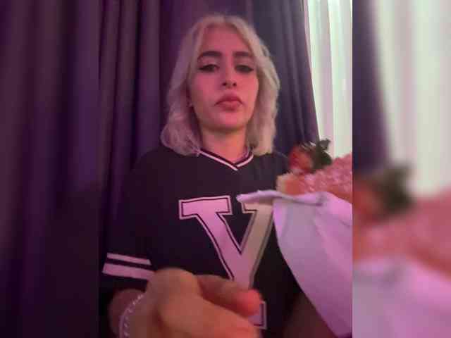 LucyRouse webcam