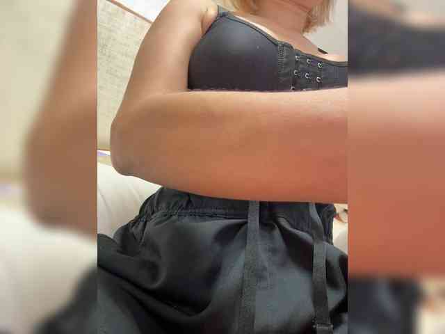 LucyRouse webcam