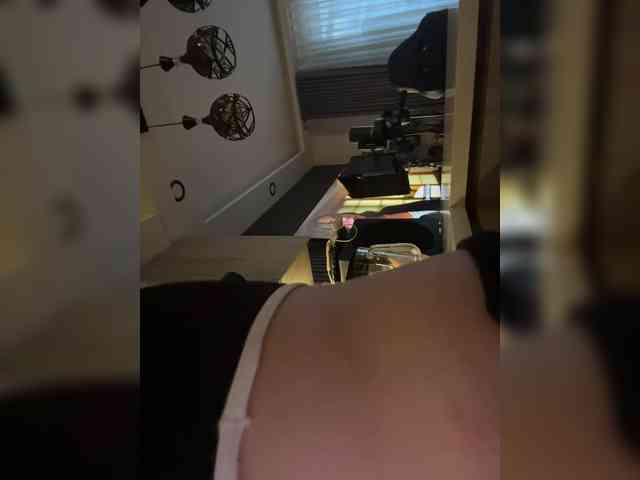 LucyRouse webcam