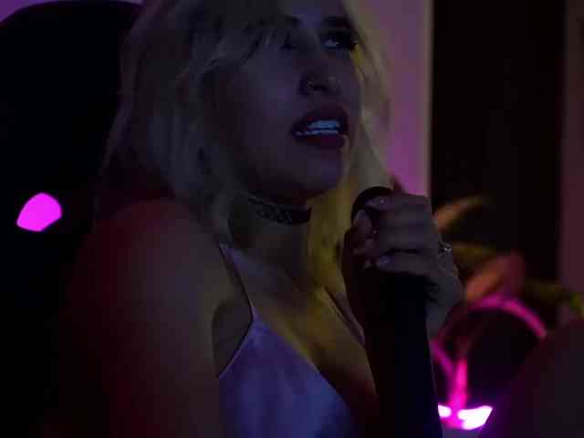 lucygirl- lucygirl-