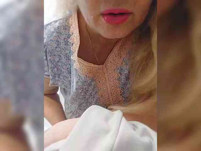 Marionaa live female cam on bongacams