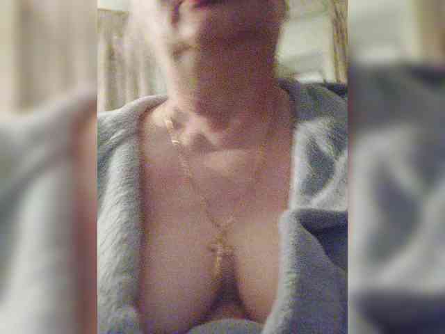Marionaa live female cam on bongacams