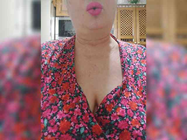 Marionaa live female cam on bongacams