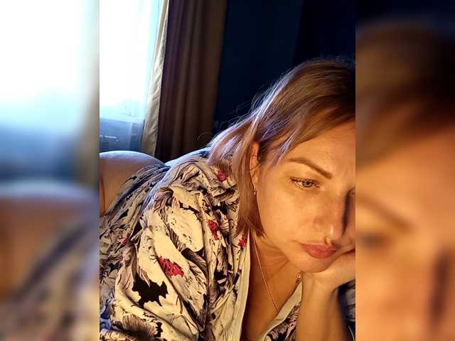 Tanysha-1 live cam on BongaCams