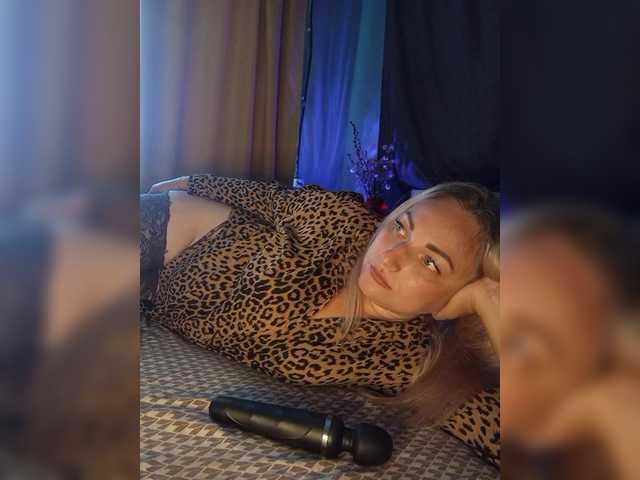 Tanysha-1 live cam on BongaCams