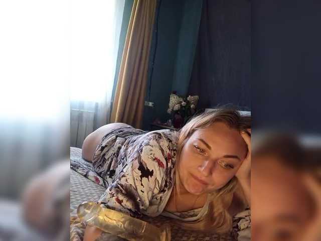 Tanysha-1 live cam on BongaCams