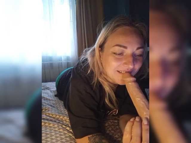 Tanysha-1 live cam on BongaCams